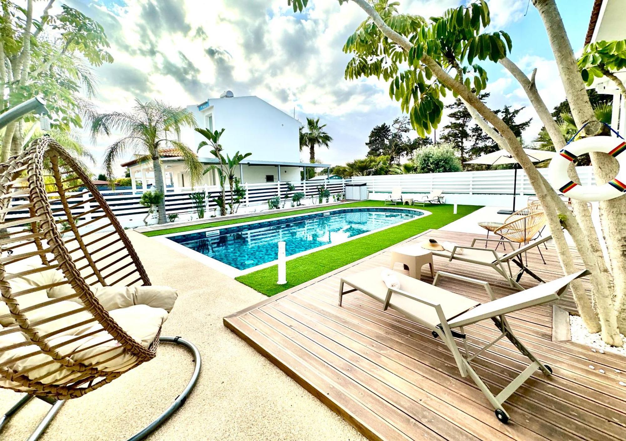 Dream Tropicana - *